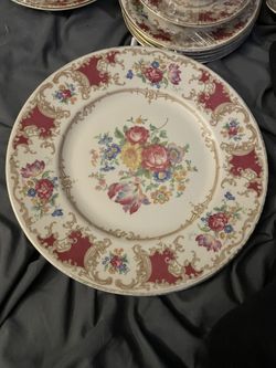 Old Ivory Syracuse Romance Maroon Plates