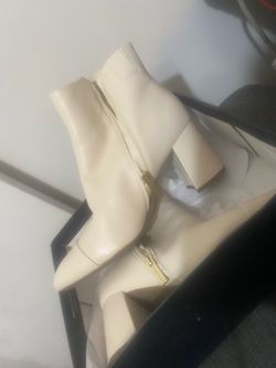 Anne Klein Cream Block Heel Ankle Boots - Size 8 - Excellent Condition