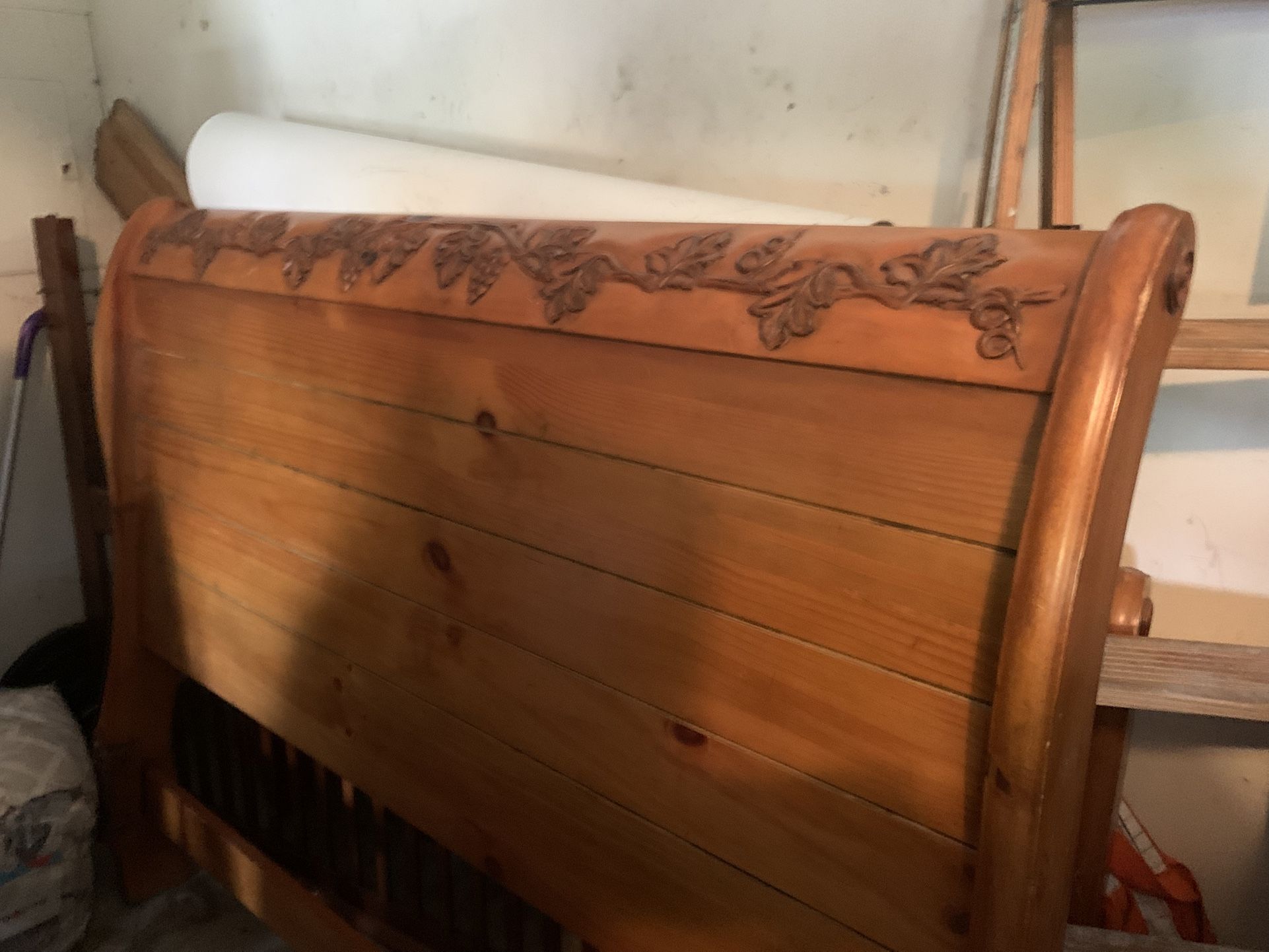 Queen Size Bed / Leather Reclining Sectional