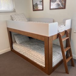 Max and Lily Mid-Century Modern Twin over Twin Low Bunk Bed