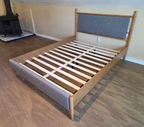 Birch finish queen platform bed