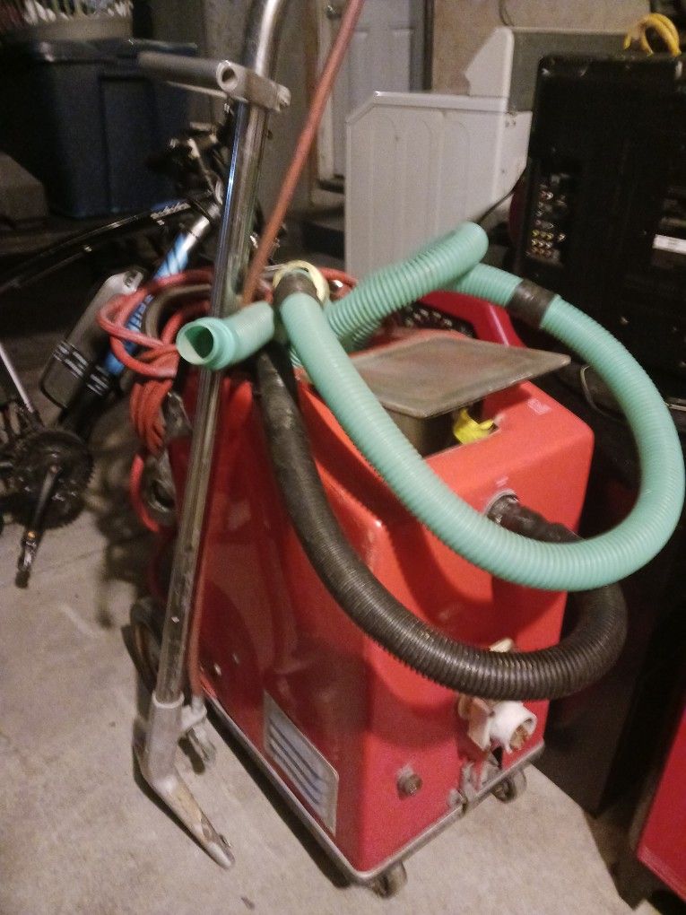 Industrial Carpet Cleaner