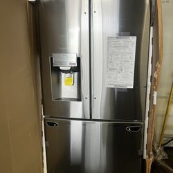 New In Box Lg French Style Stainless Steel Refrigerator 
