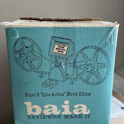 Og vintage Baia Reviewer Mark II USuper 8 Live Action Movie Film Editor bulb comes on. Apex