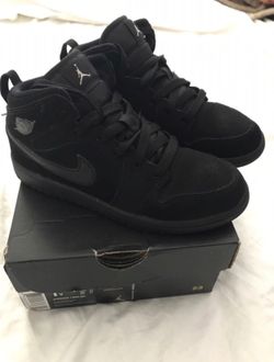 Kids Jordan’s 1 mid