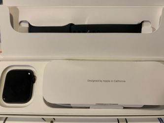 Never Used Apple Watch Series SE GEN2. Takes SIM for wireless plan. Only connected once to see if it works