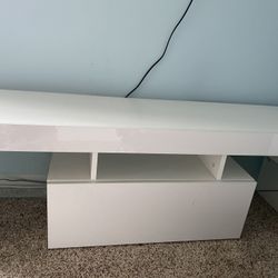 Free Media Shelf