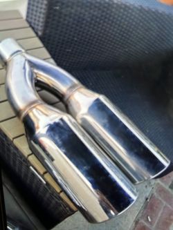 Dual Outlet Exhaust Tip