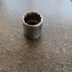 1 1/4 Socket. 1/2 Drive