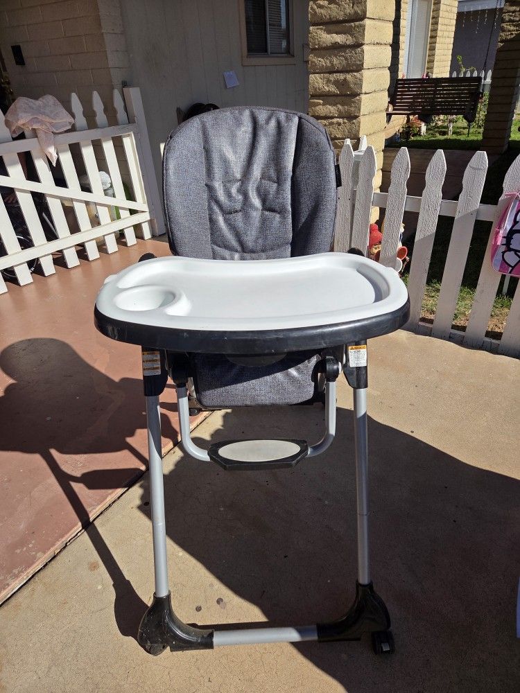 Baby Trend highchair 