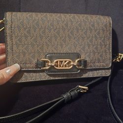 Wallet Cross Body New Never Used Michael Kors 
