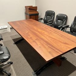 Beautiful 8ft Table With Matching Podium