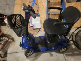 E Wheels Mobility Scooter Blue Used Good Condition $500 OBO