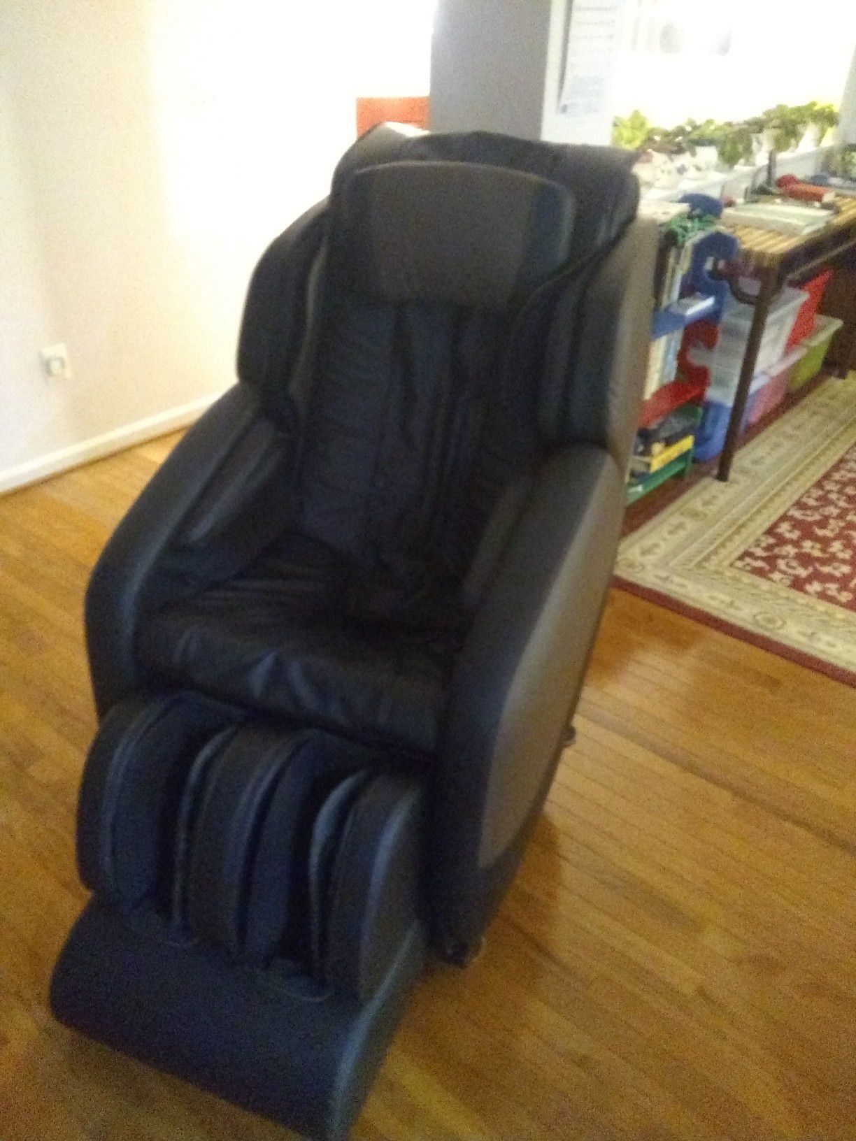 Zero gravity massage chair by brookstone