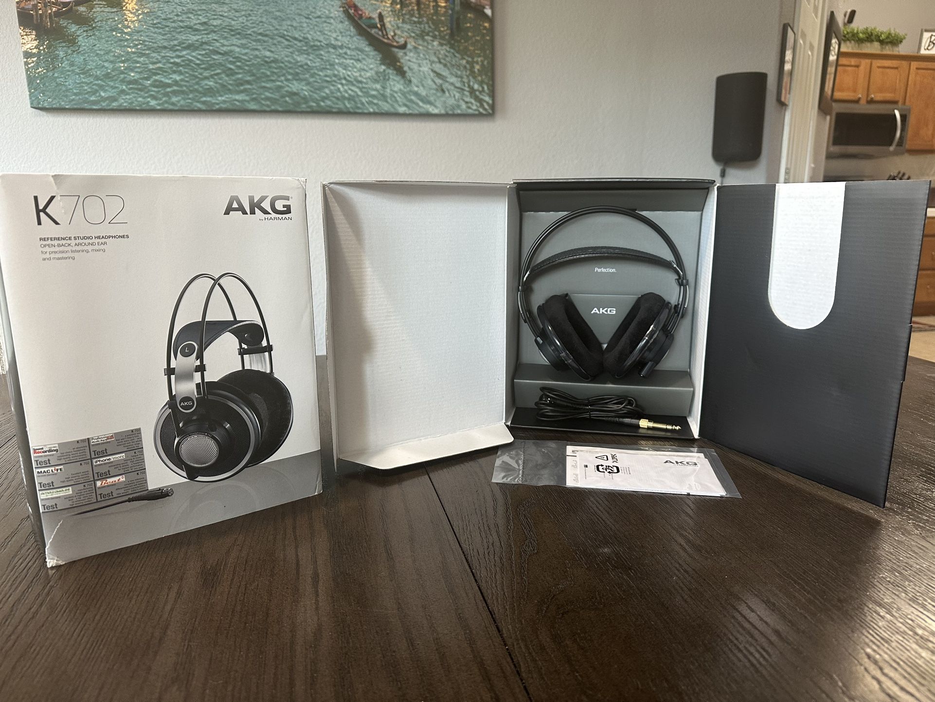 AKG K702 REFERENCE STUDIO HEADPHONES (By Harman)