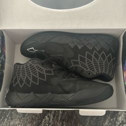 PUMA x LAMELO Size 7 Black BASKETBALL SHOES