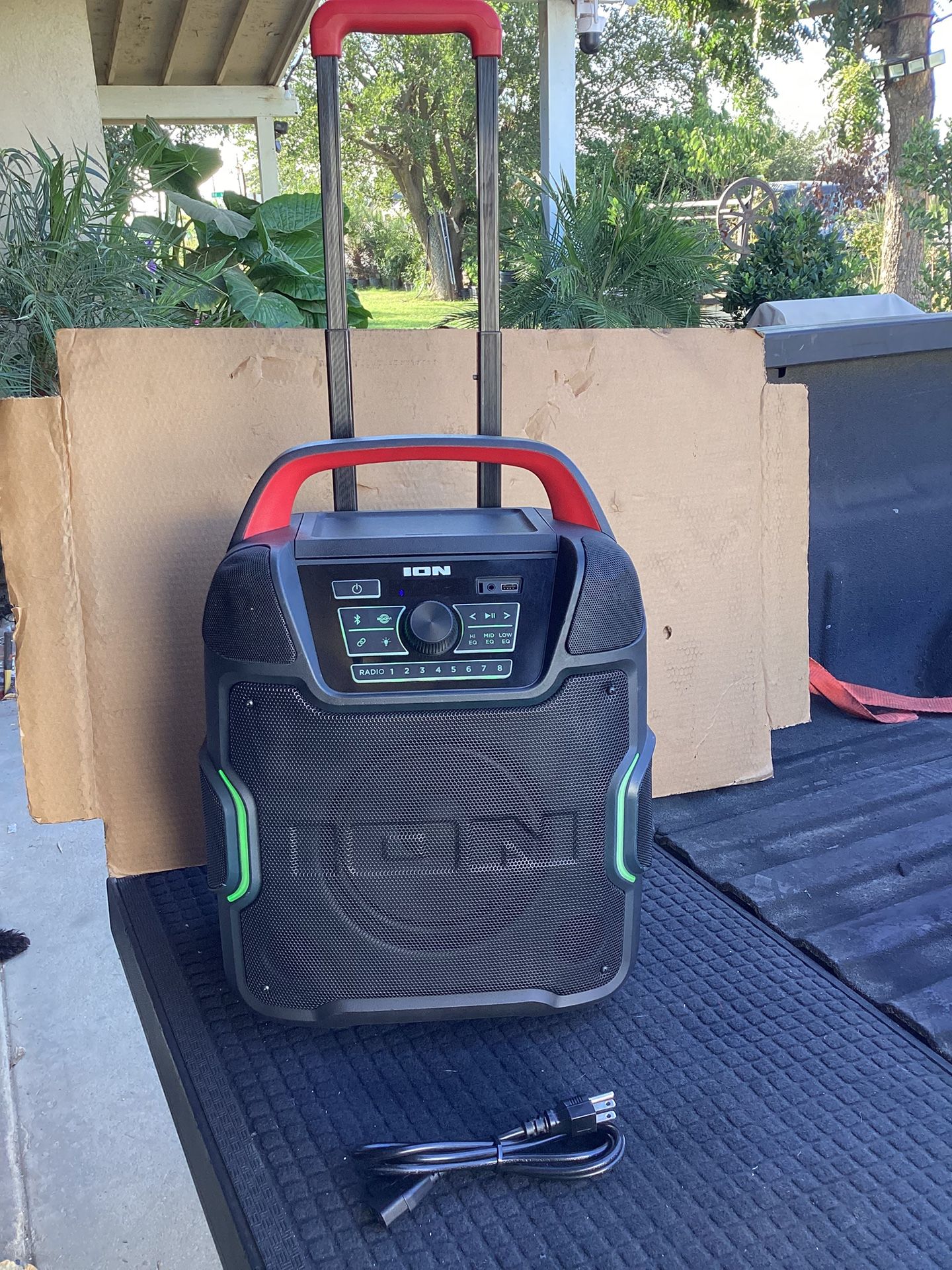 ION PATHFINDER 320 PORTABLE BLUETOOTH SPEAKER 120W