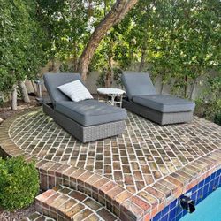 Outdoor Chaise Lounges