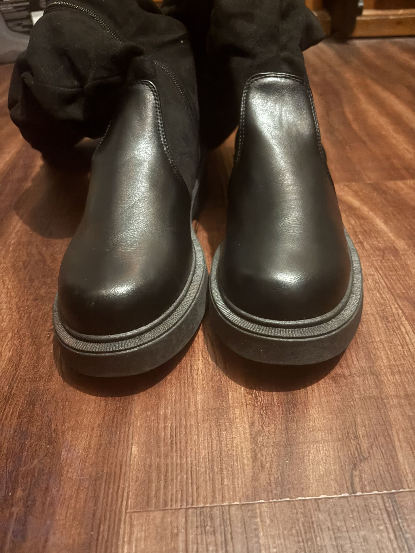 Women’s Black Boots 