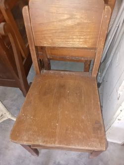 4 Antique/Vintage Chairs. Solid Wood