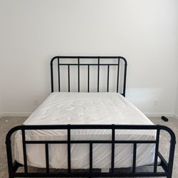 Queen Size Black Metal Panel Bed Frame
