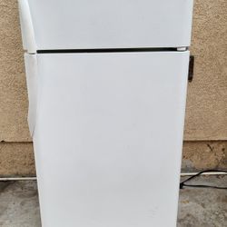 Frigidaire Refrigerator 