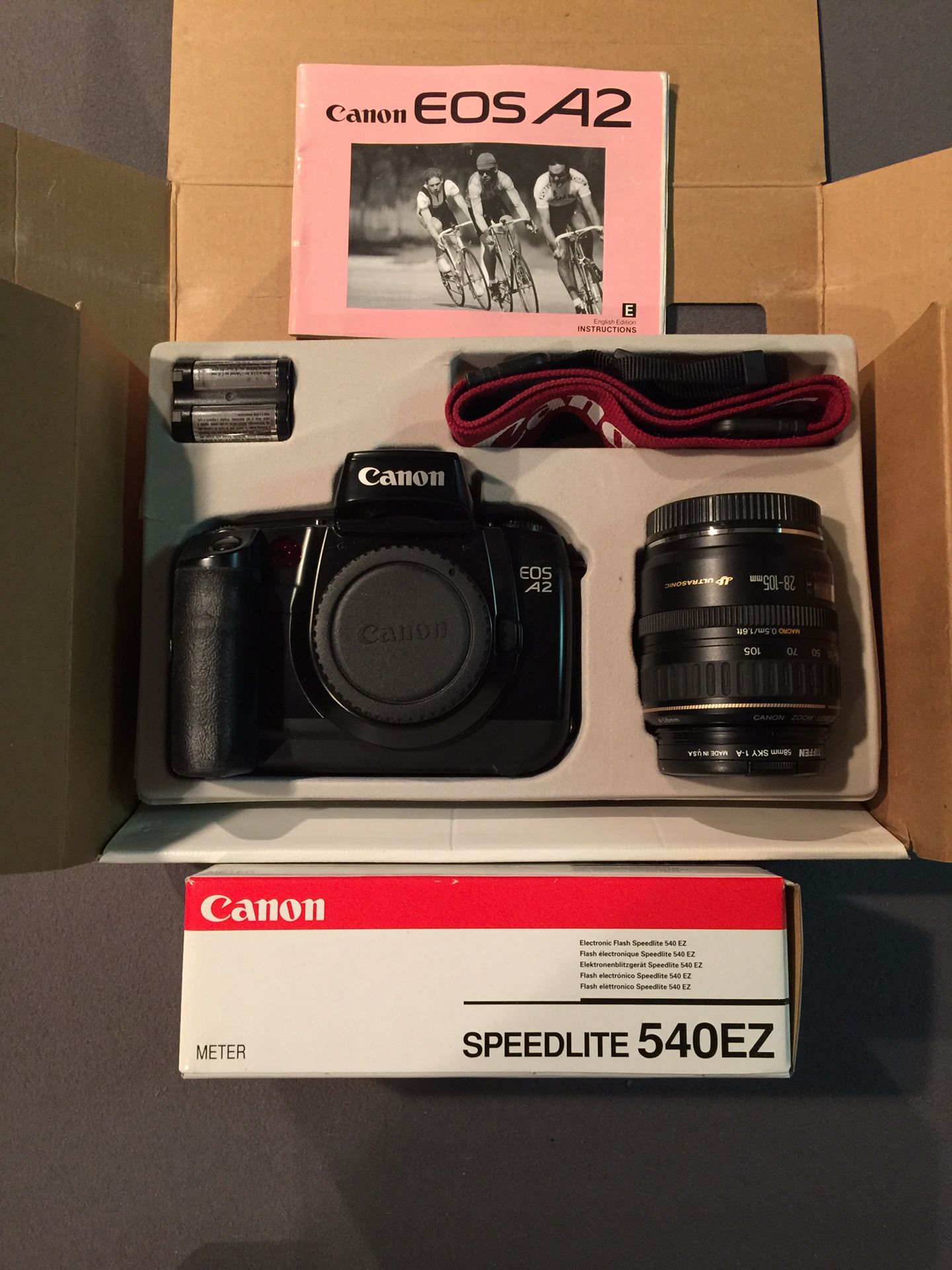 Canon EOS A2 Film Camera Kit/Speedlite Flash