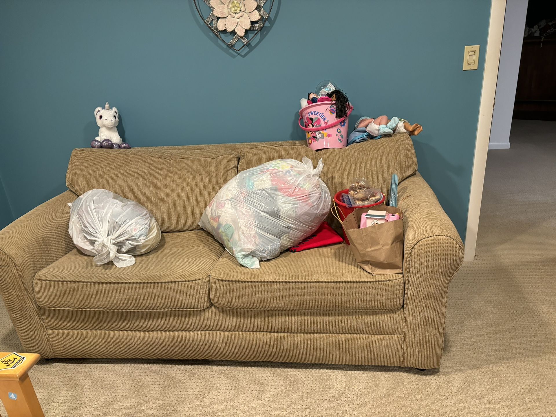Couch With Pullout Bed