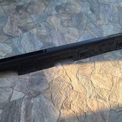 2022 - 2025 HONDA CIVIC HACTBACK  LEFT SKIRT SIDE ROCKER DRIVER SIDE GENUINE USED OEM.  Y9