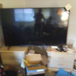 65 Inch Phillips Flat Screen TV W Sound Bar 