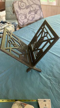 Solid Iron Magazine Rack
