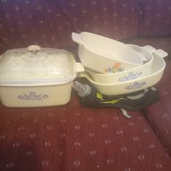 Vintage Pyrex And Several Other Old Glassware