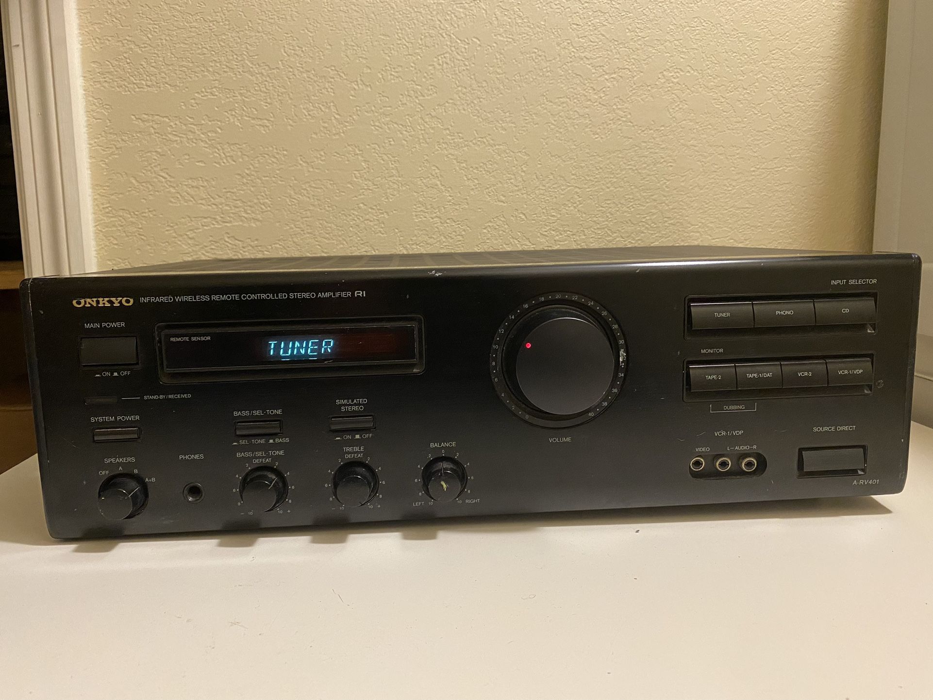 ONKYO - STEREO RECEIVER  A-RV 401