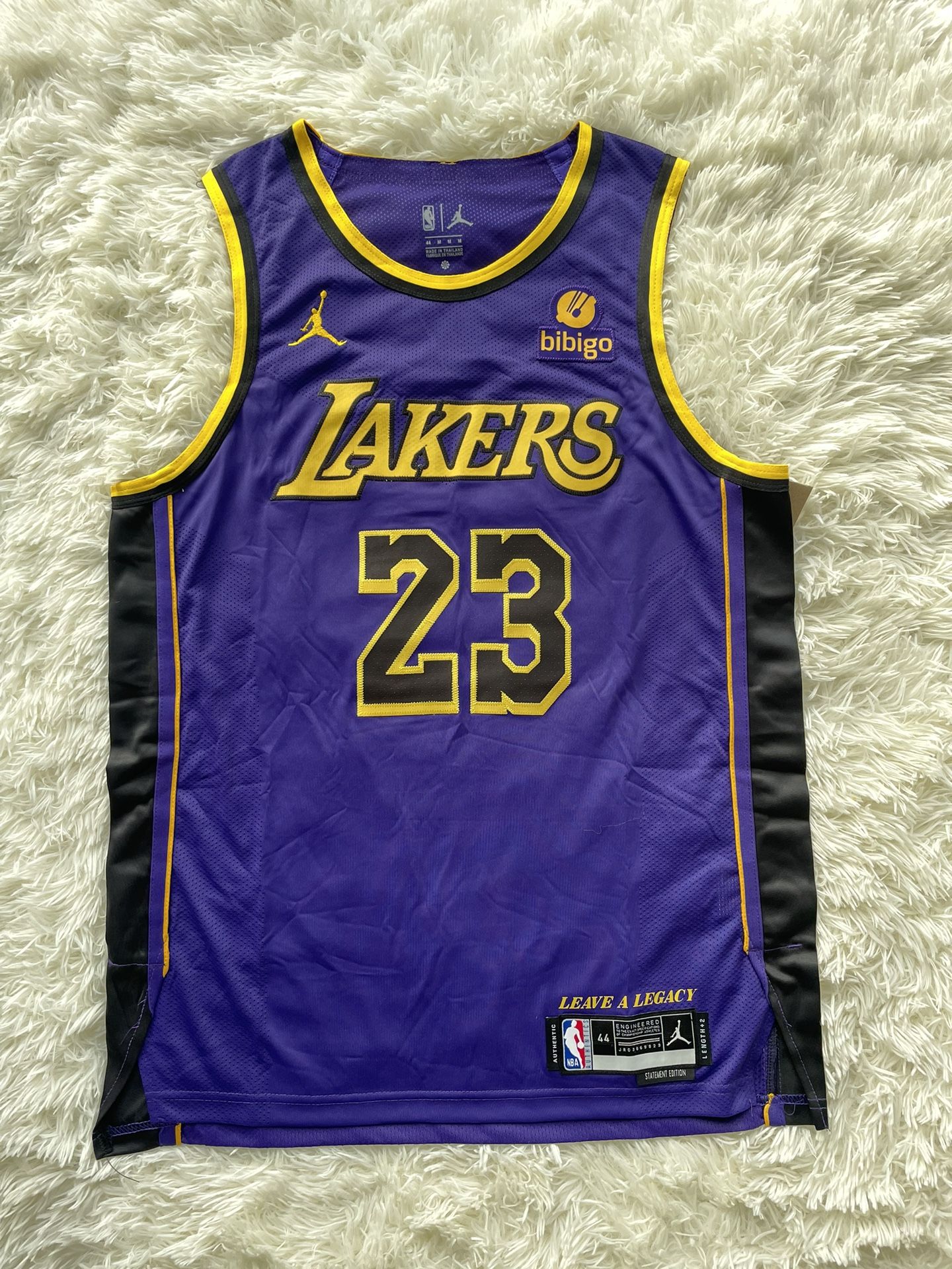 Lebron James Lakers Jersey SIZE M
