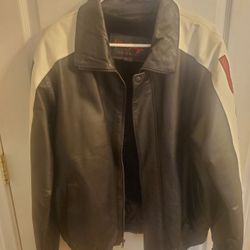 Nice Like New Men's USA Leather Jacket Size Lg 
