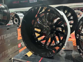 SET OF WHEELS TIS DUALLY 22X 8.5 8X200 BLACK - PACKAGES OF WHEELS AND TIRES - PACKAGES