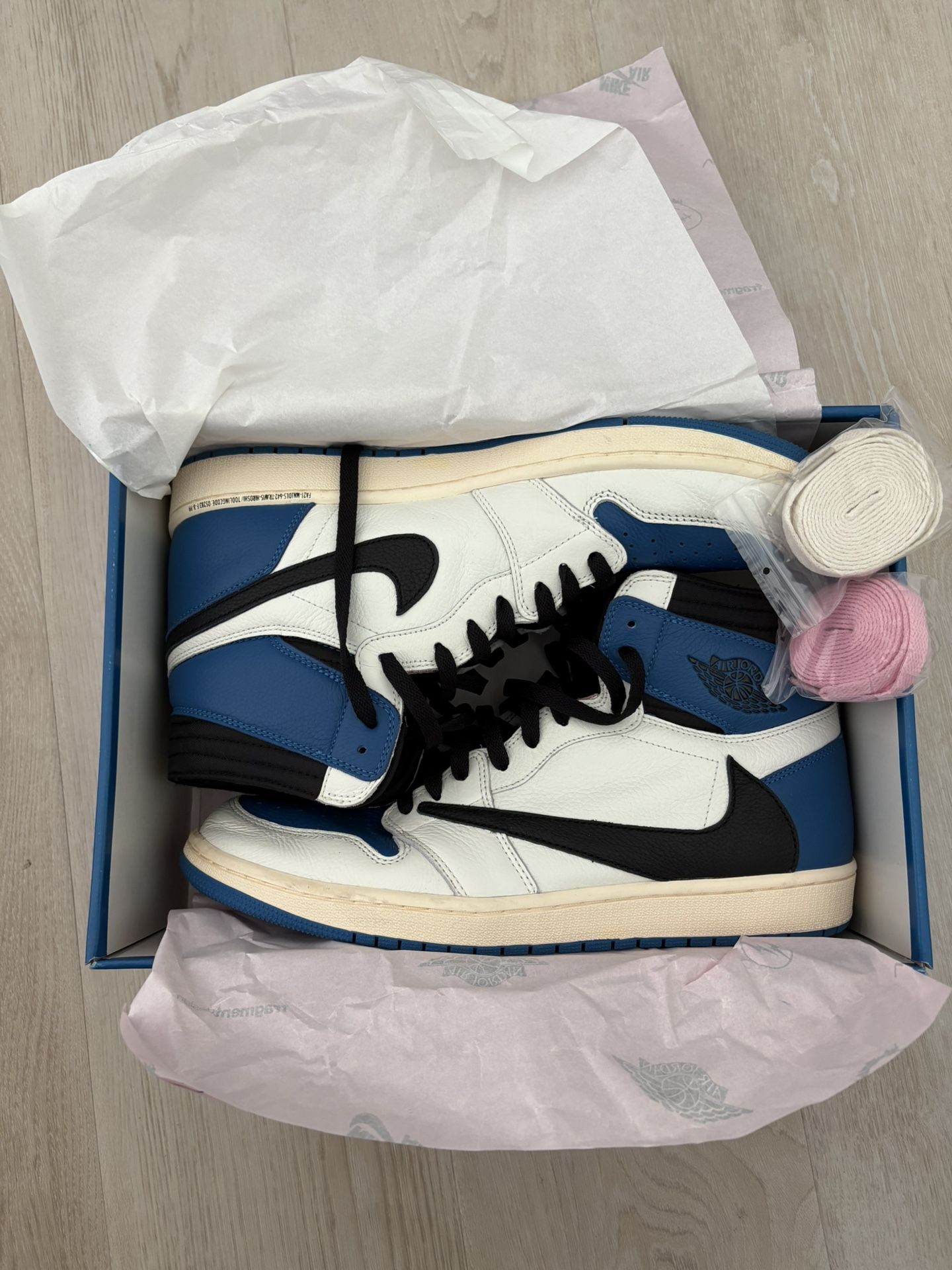 Nike Jordan 1 Retro High Travis Scott Fragment