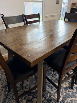 High quality wooden dining table with 4 chairs