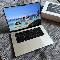 Apple MacBook Pro 16” M5 Max 18C/128GB RAM/2TB SSD