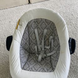  Baby Bouncer 