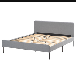 Queen Size bedframe