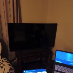 45 " Samsung Crystal Hd Tv