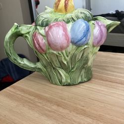 Vintage Ceramic Tulip Teapot 
