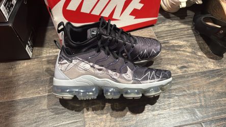 Nike Vapormax plus size 12