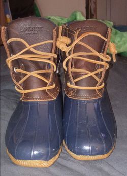 New without box Sperry Duck Boots Navy and Brown