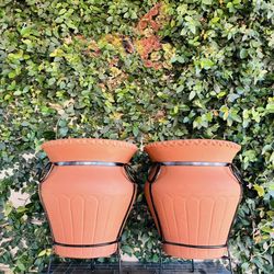 Set of 2 Trumpet Pot Planters with Stands