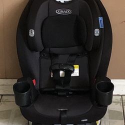 LIKE NEW GRACO SLIM FIT CONVERTIBLE CAR SEAT!!!!