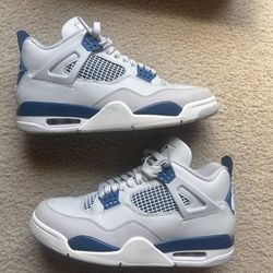 Air Jordan 4 - Military Blue, Size 9