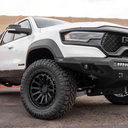 Black Rhino Raid wheels 20”x9.5” 6 lug set of 4