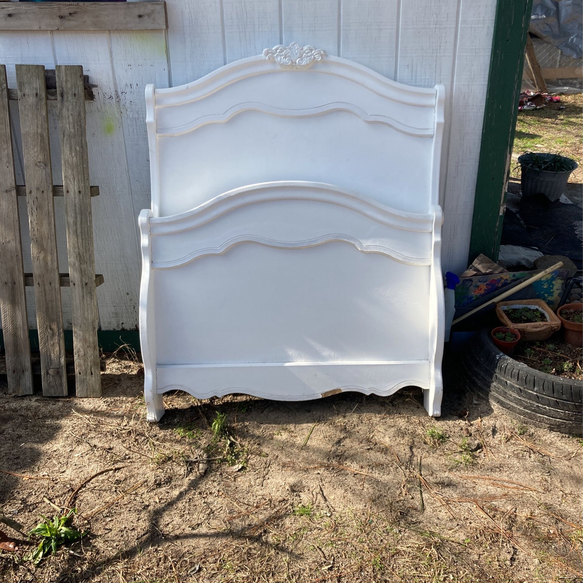 Twin Sleigh Bed